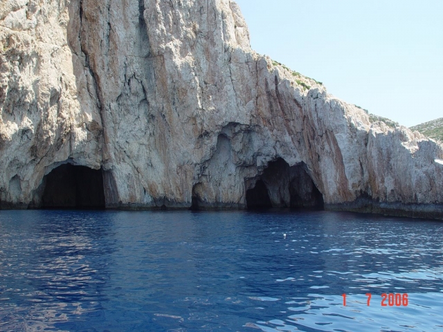 Σπηλιά Κολώνες